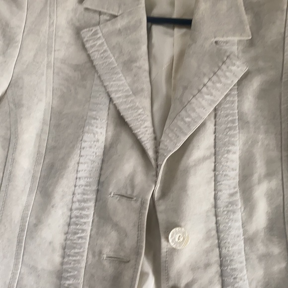 Woman’s blazer - Picture 3 of 5